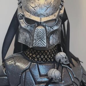 Alien Predator Warrior Costume BOYS 9/10 - Black and Silver